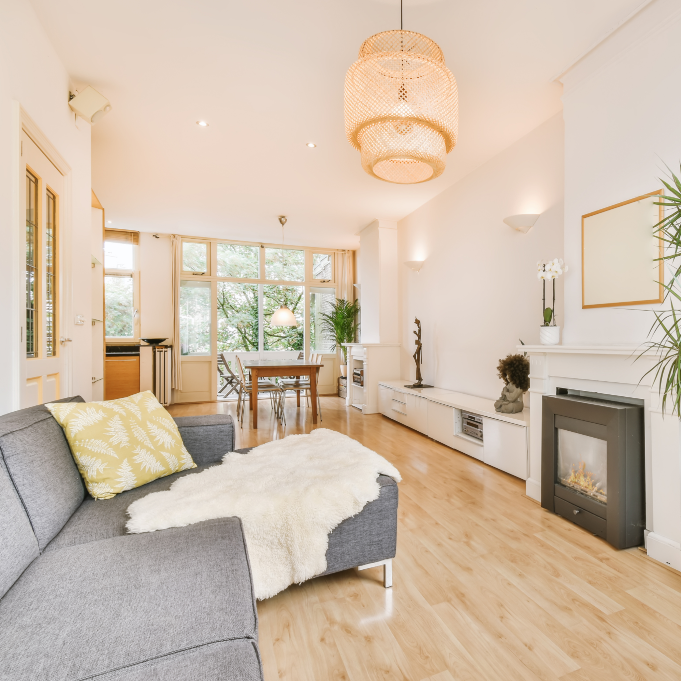 Salon lumineux d'une maison à vendre sur le Bassin d'Arcachon